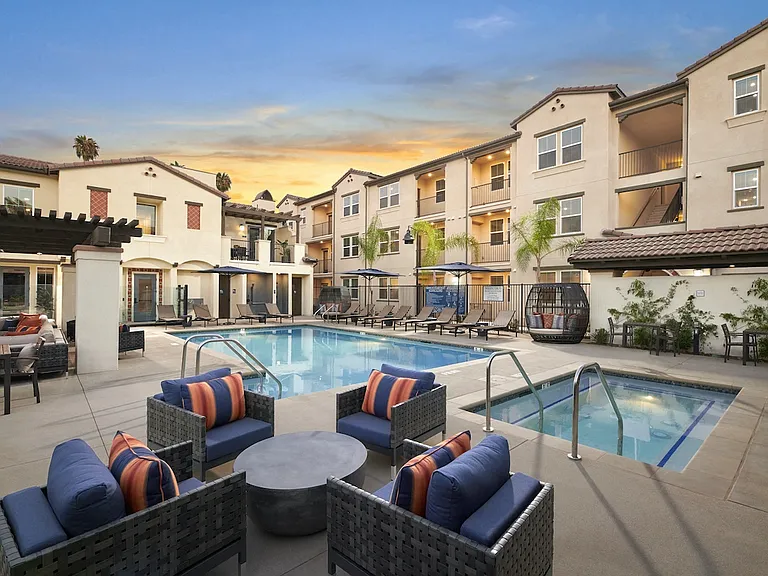 Lincoln Village Apartment Homes — Photo 4