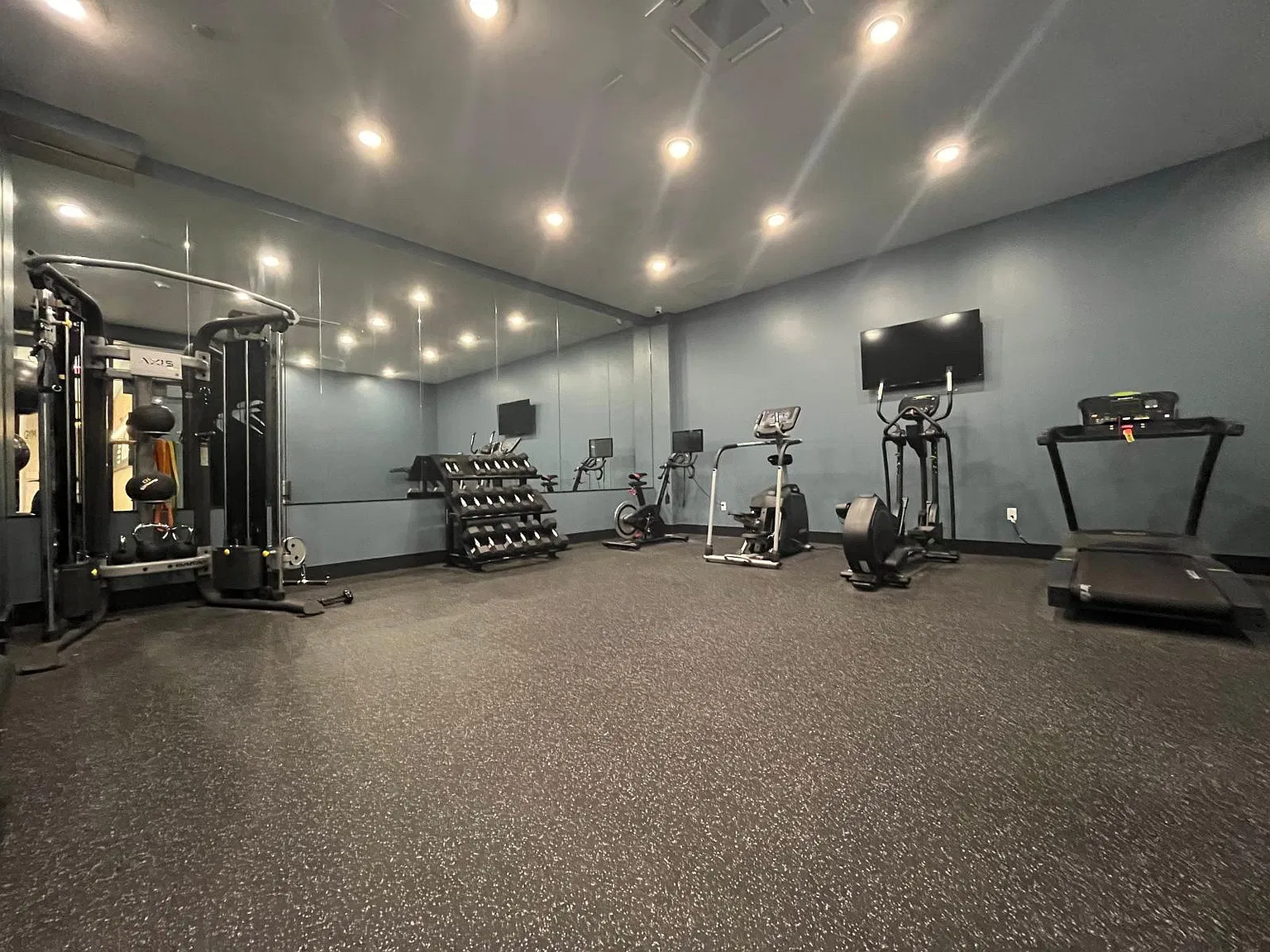 1 bed, 650 sqft, $2,300 — Photo 3