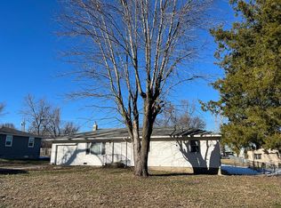 619 W Hughs St, Bolivar, MO 65613