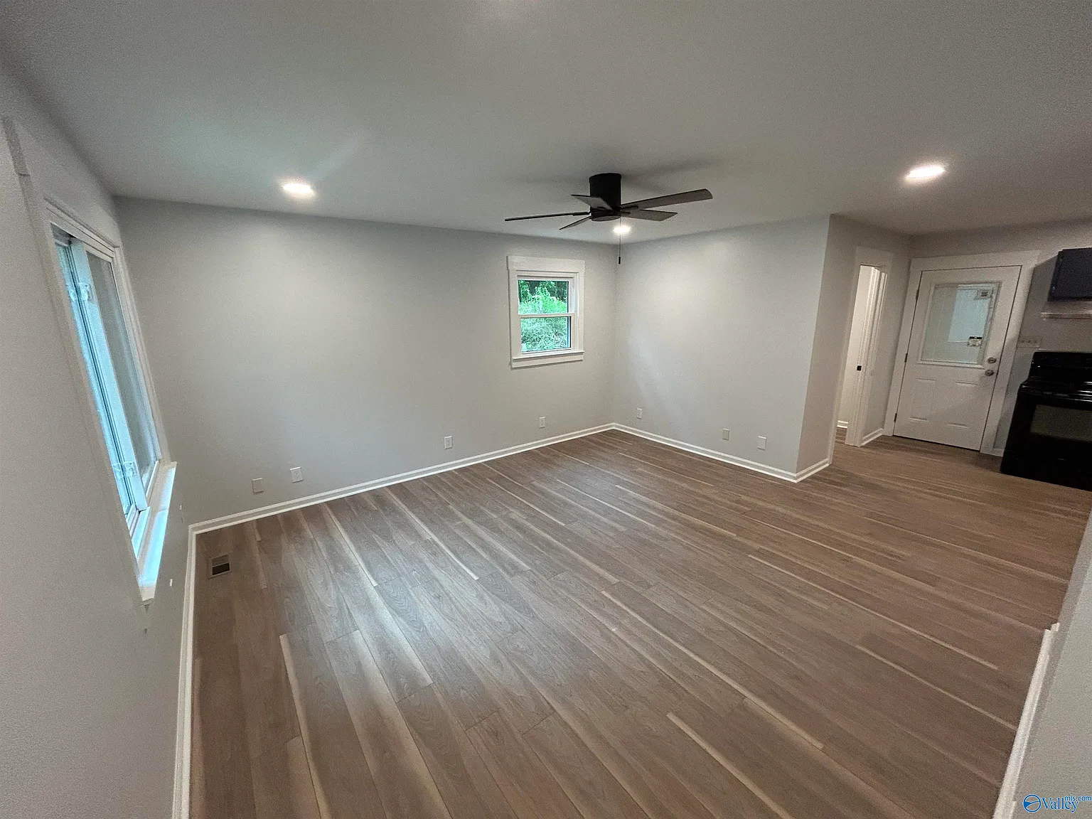 1 bed, 800 sqft, $1,395 — Photo 3