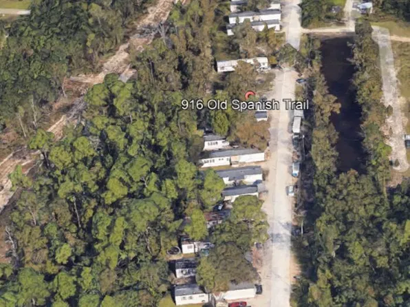 916 Old Spanish Trl, Waveland, MS 39576