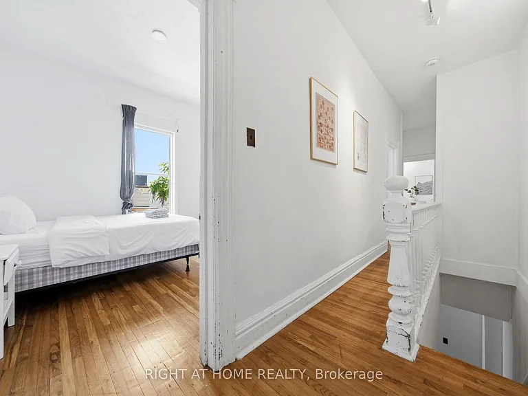 98 Beaconsfield Ave #UPPER — Photo 4