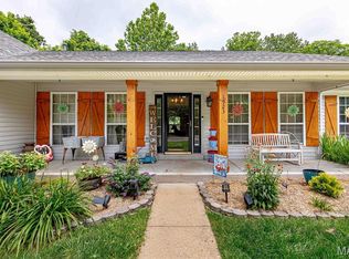 1923 Smizer Mill Rd, Fenton, MO 63026