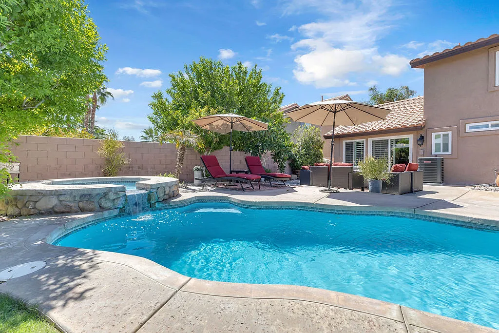4 bed, 2467 sqft, $4,700 — Photo 1