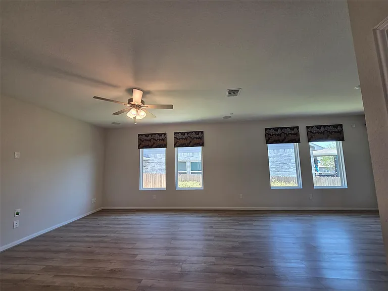 8902 Grand Western — Photo 3