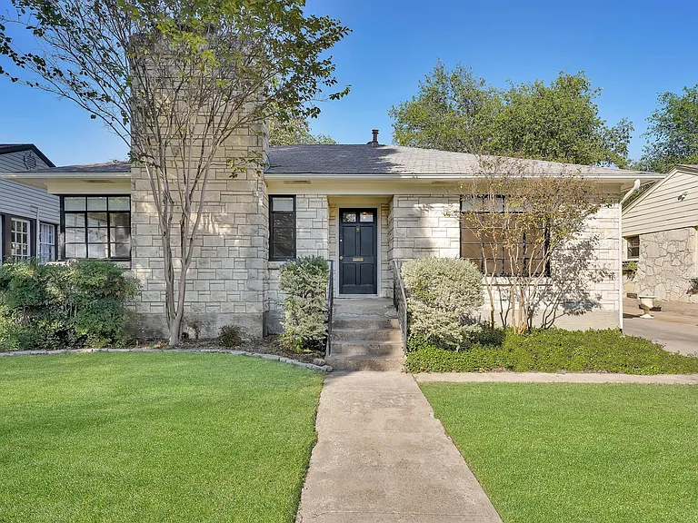 2631 Ivandell Ave — Photo 1