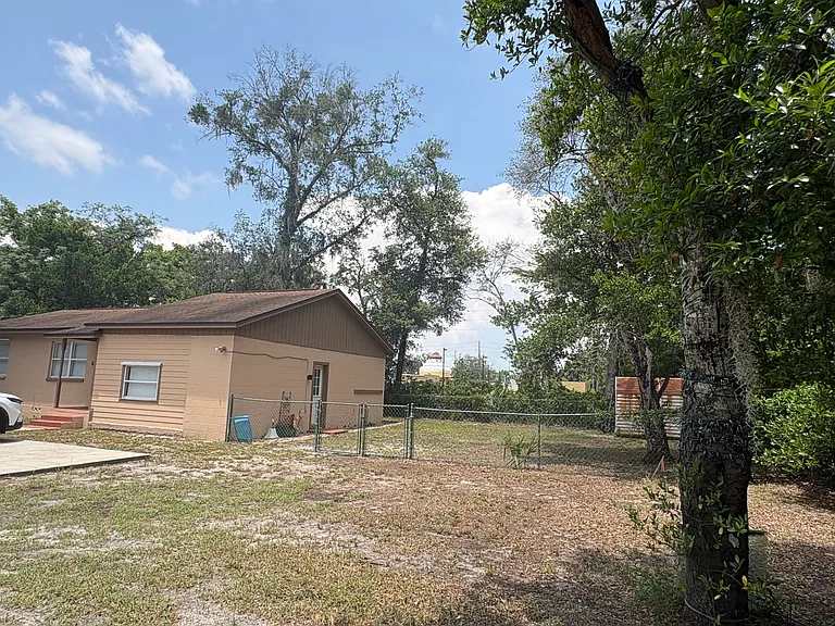 616 Vincent Pl — Photo 3