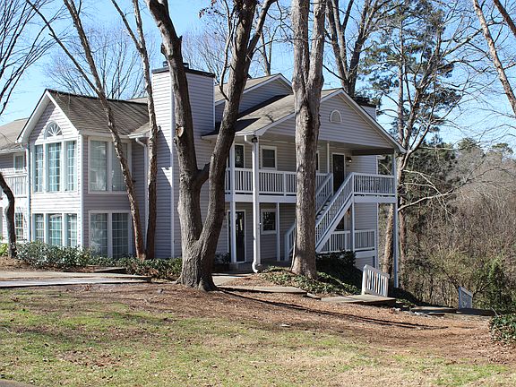 3rd image of 606 Countryside Ln