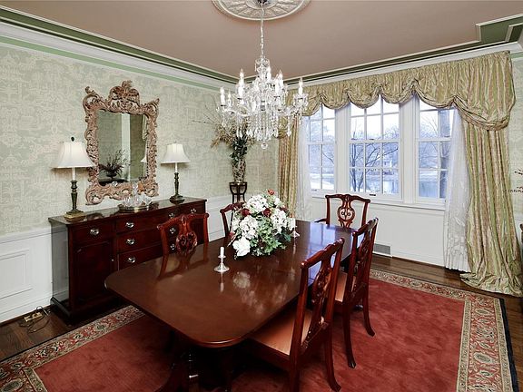 5th image of 15 Algonquin Wood Pl