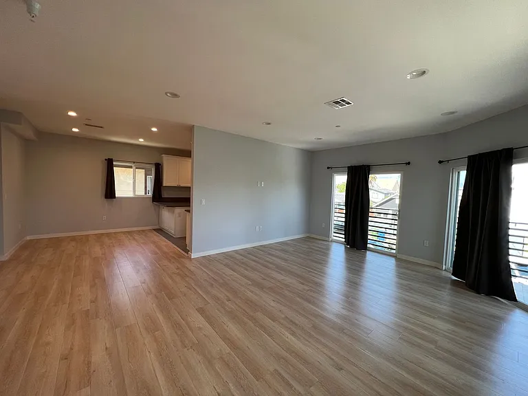 Elmer Ave. Townhomes — Photo 20