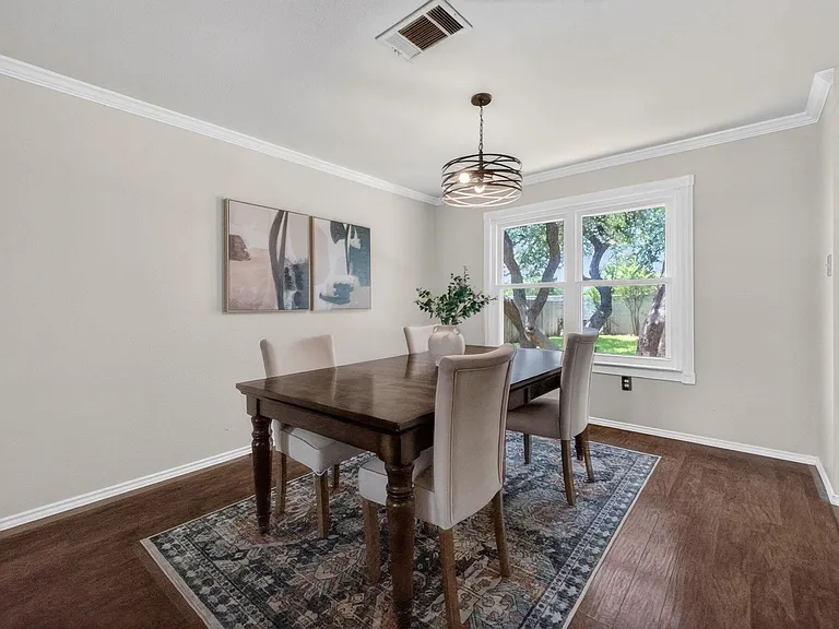 2712 Buckeye Trl — Photo 6