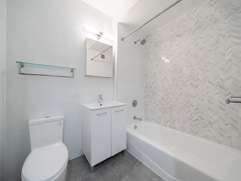 140 Riverside Blvd #402 — Photo 11
