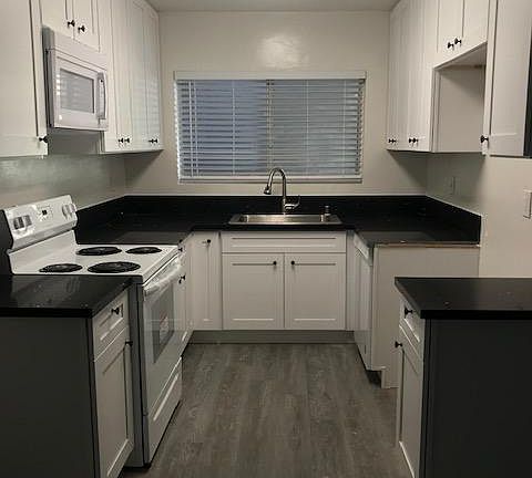 2nd image of 13919 Burbank Blvd #23
