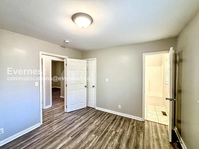 1814 Portland St — Photo 7