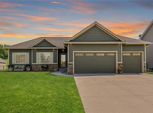 1484 Marina Cove Dr, Polk City, IA 50226