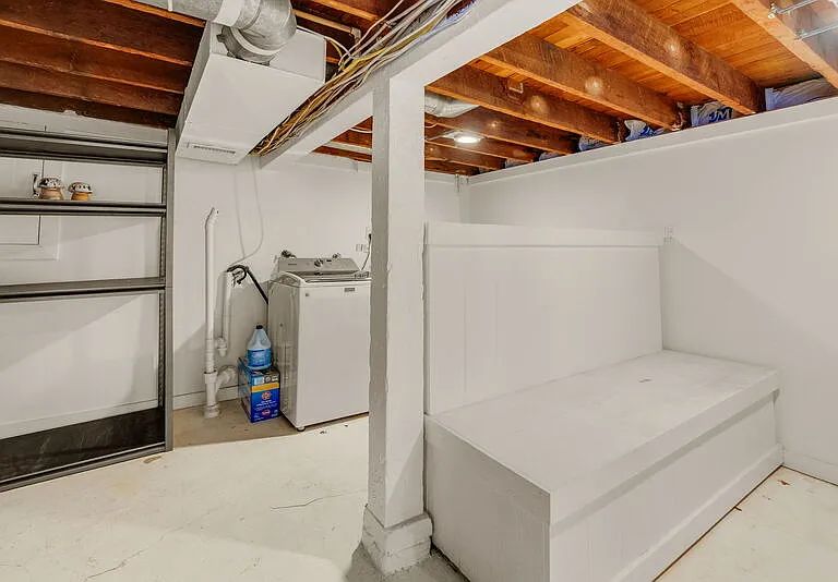 14 SW Whitaker St — Photo 32