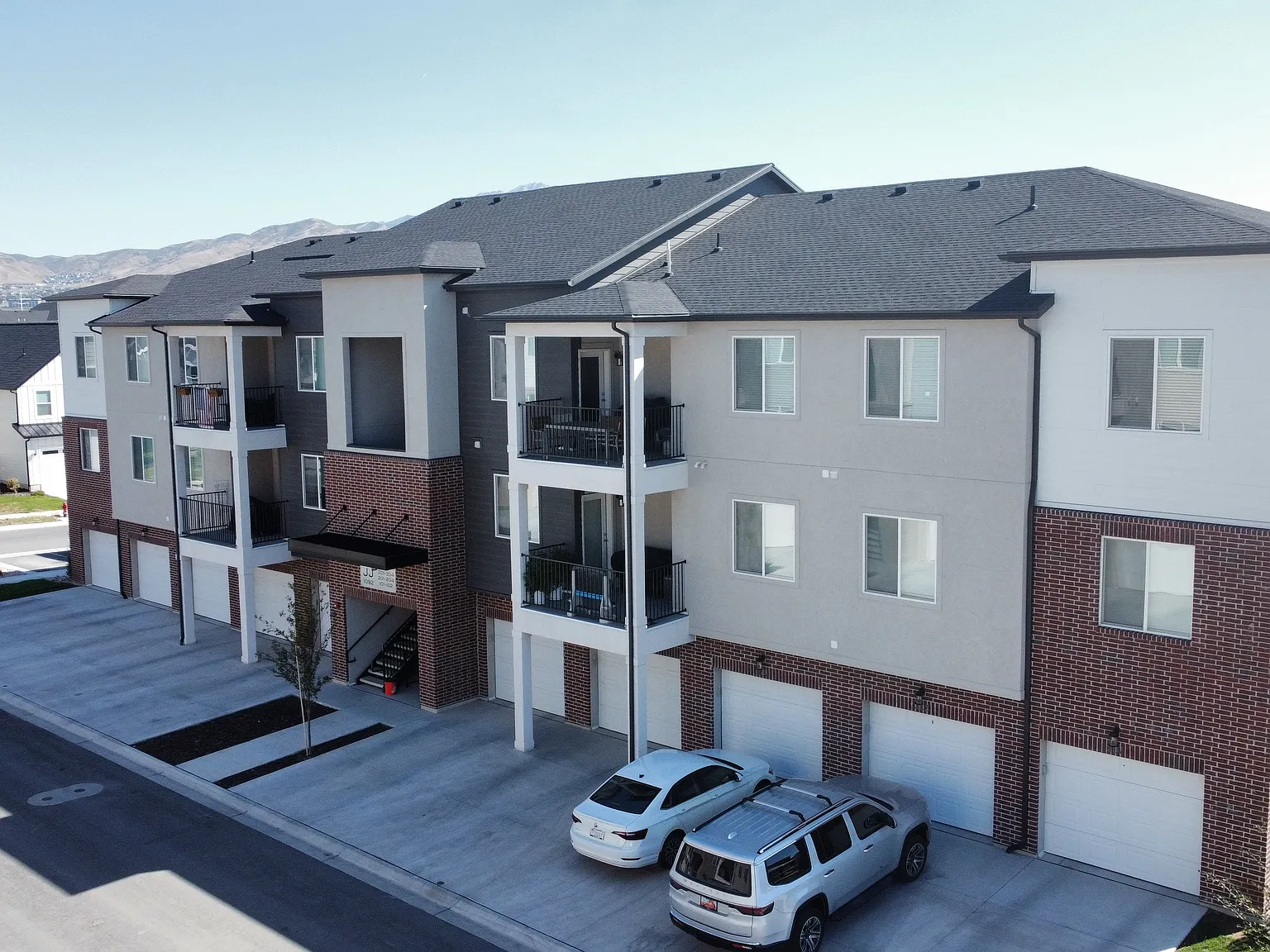 3 bed, 1272 sqft, $1,675 — Photo 1