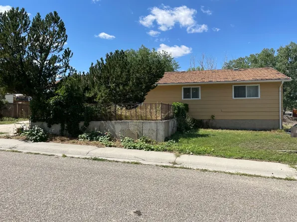 217 Bozeman Trl, Glenrock, WY 82637