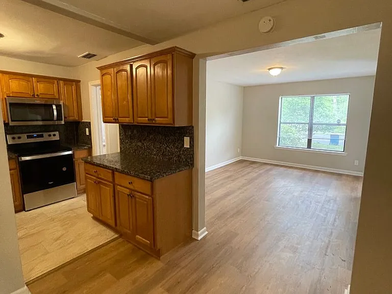 5247 Cleveland Rd — Photo 2