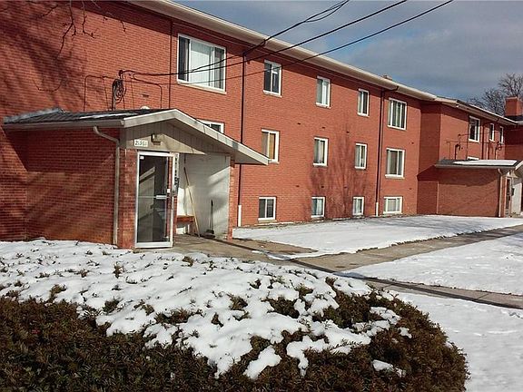 2nd image of 21961 River Oaks Dr APT E2