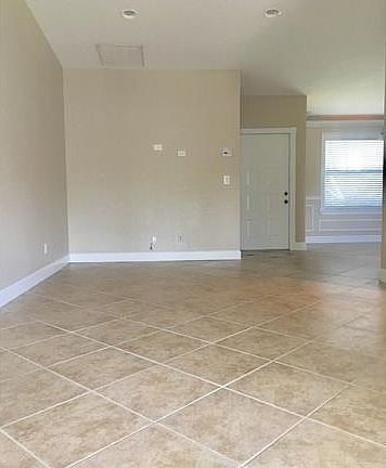 3rd image of 9961 Vanillaleaf St