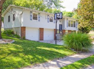 2801 Blanchette Dr, Saint Charles, MO 63301