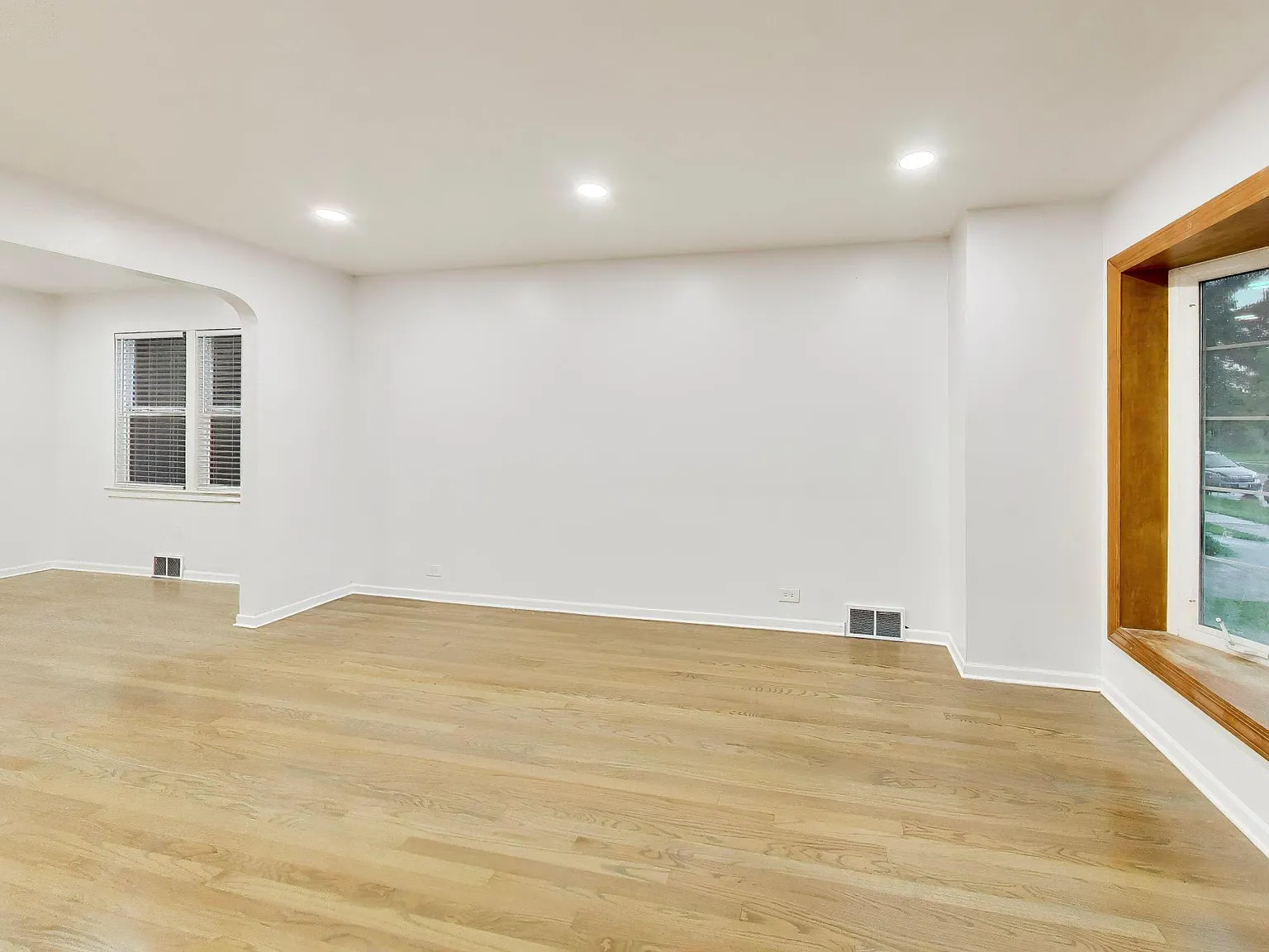 2 bed, 2000 sqft, $3,400 — Photo 4