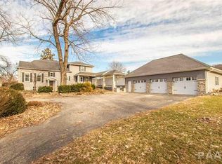 1156 Upper Spring Bay Rd, East Peoria, IL 61611