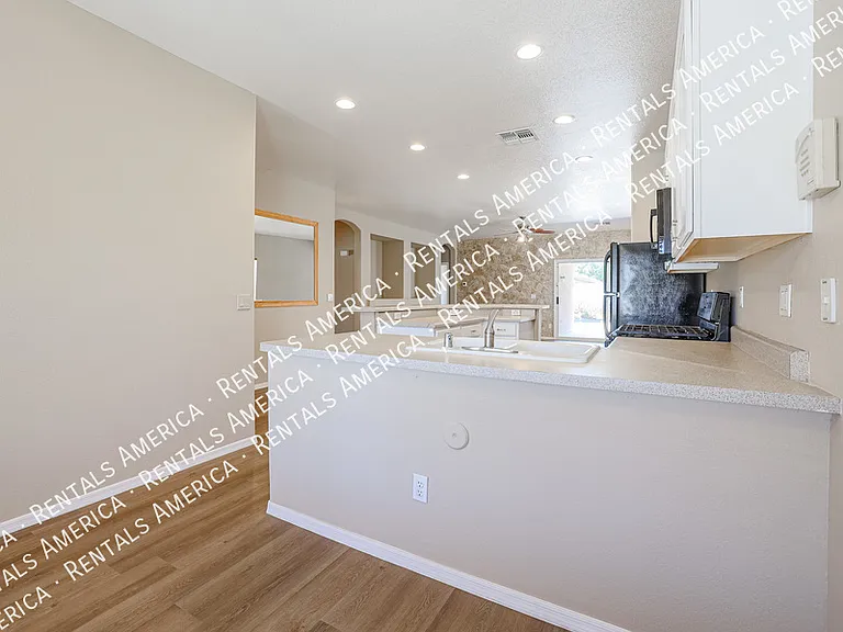 11925 W Jefferson St — Photo 12