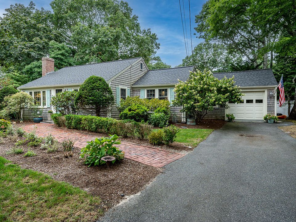 105 Pond Street, South Yarmouth, MA 02664 Zillow