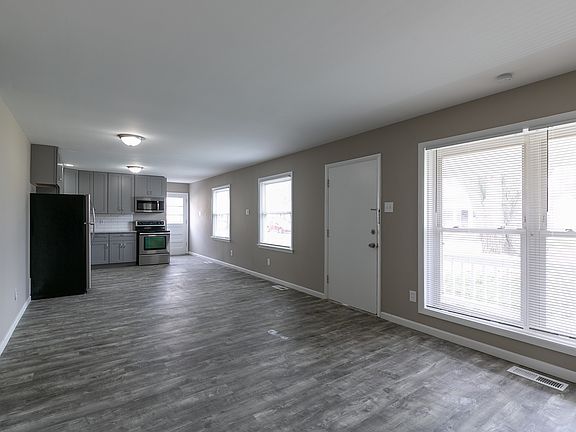 2nd image of 6 Flamingo Dr