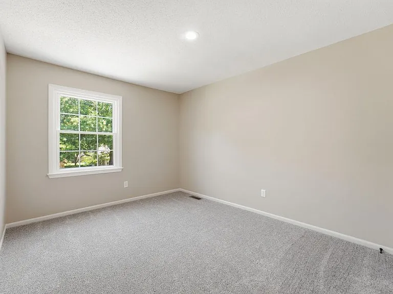 11804 Oakmont St — Photo 16