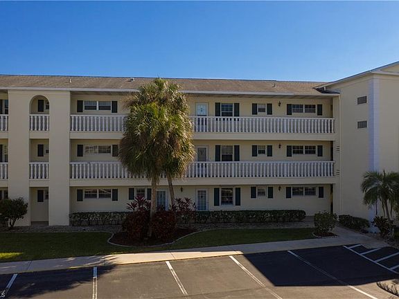 2nd image of 13511 Stratford Place Cir APT 303
