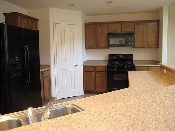 3rd image of 1129 Autumn Grass St