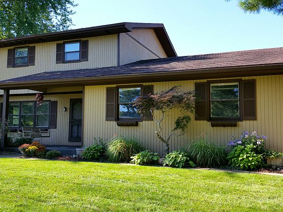 4th image of 219 Singletree Ln