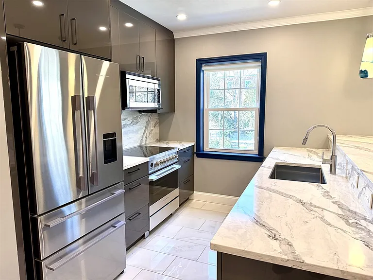 27-29 Commonwealth Ave #6 — Photo 1