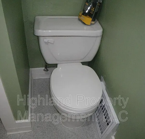 340 S Grand Ave #4 — Photo 16