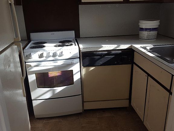 3rd image of 725 Whitney Ave APT G2