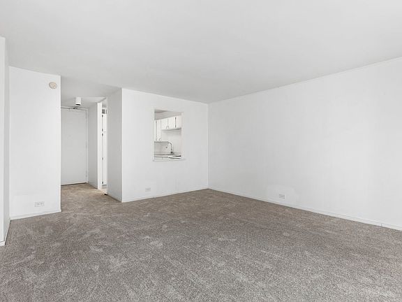 5th image of 2650 N Lakeview Ave APT 2404