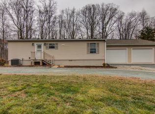 93 Beckys Mill Rd, Moneta, VA 24121