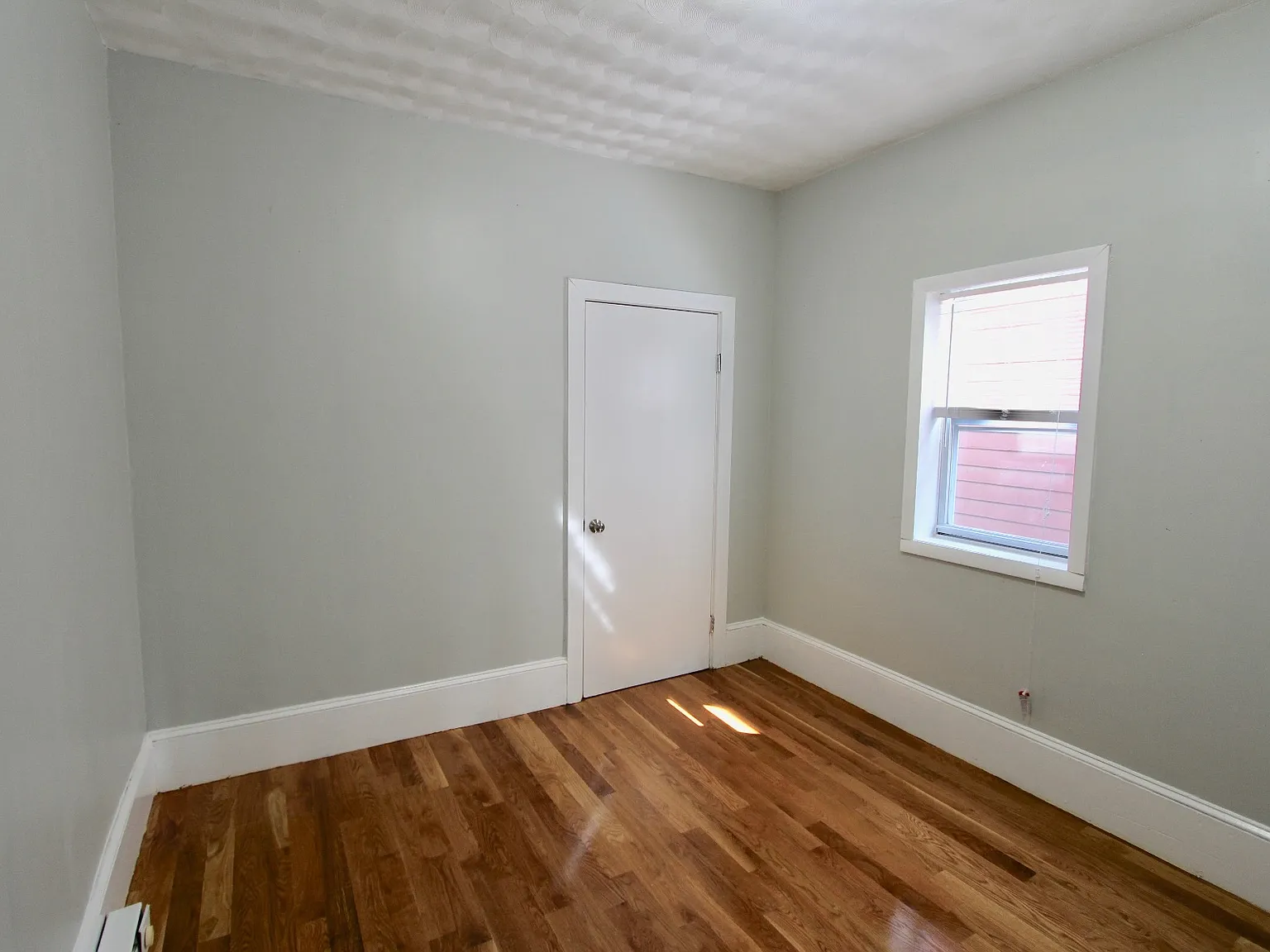 94 East Cottage Street Apartments — Photo 4