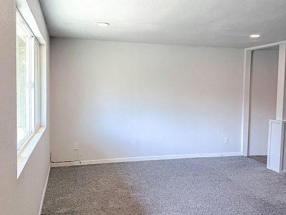 2nd image of 330 Moore Ave