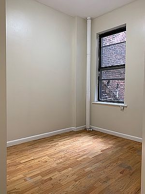 3rd image of 210 Thompson St APT 5BN
