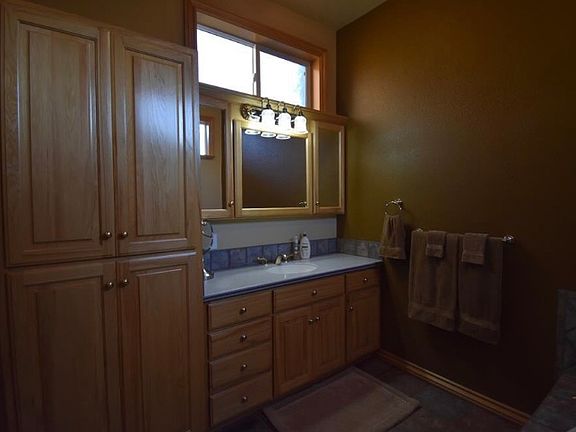 Master vanity / storage! 