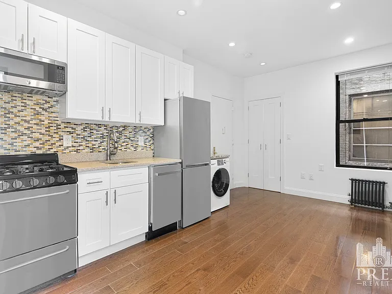 176 E 85th St #3B — Photo 2
