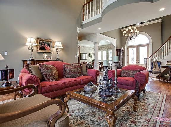 5th image of 801 Huntington Ct