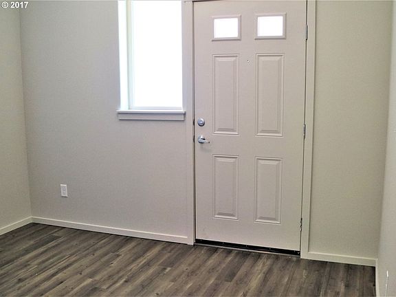4th image of 1402 NE 83rd Dr