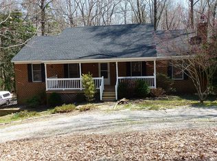 172 Old Stage Rd, Toano, VA 23168