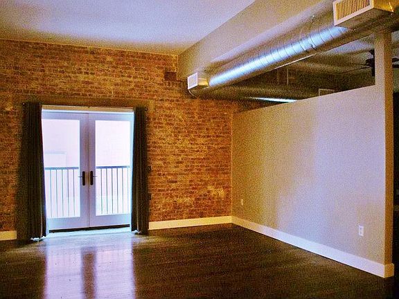 4th image of 14 E Washington St Unit 4C