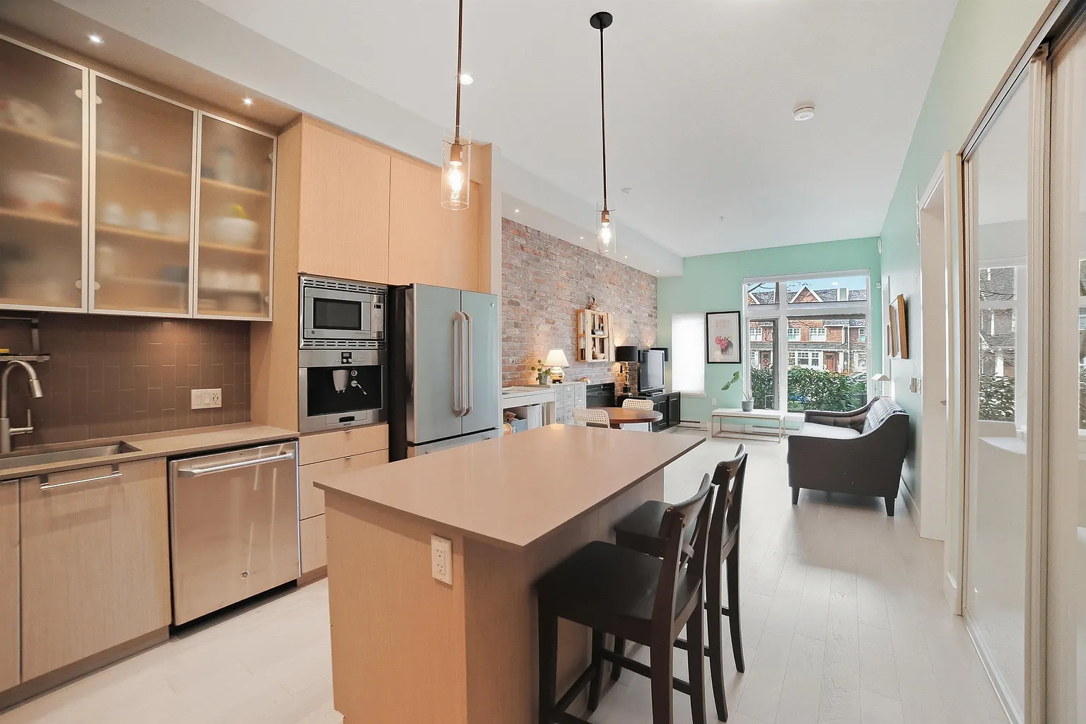 260 Salter St #104 photo 1